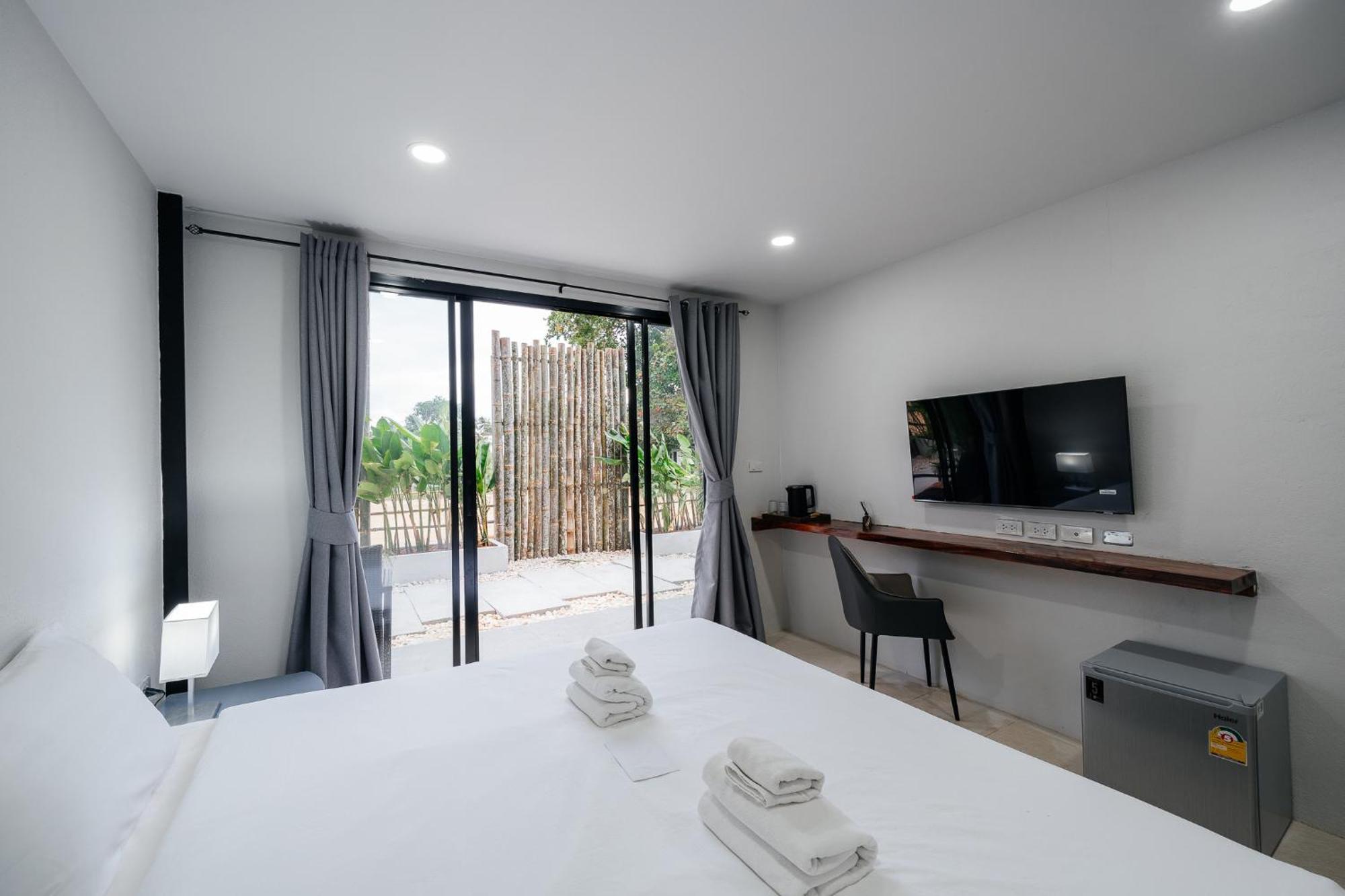 Hotel Haus (500 M²), 12 Schlafzimmer Und 12 Eigene Badezimmer In Bo Phut Bophut